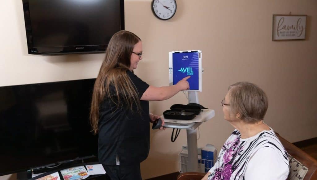 Health care provider using telemedicine in nursing home